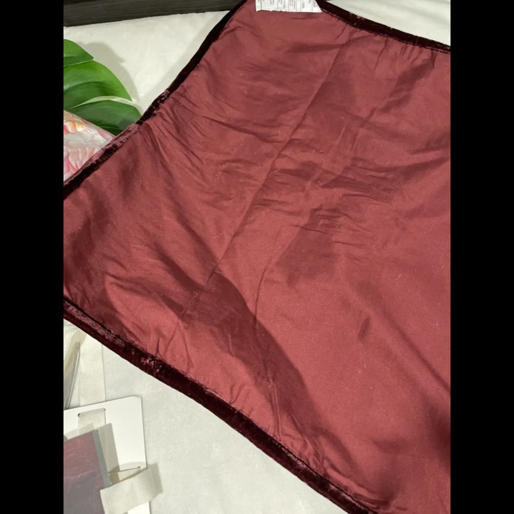 NEW Martha Stewart‎ Medallion Velvet Quit King Sham